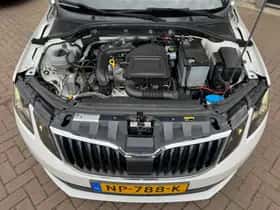 Škoda Octavia (2017) thumbnail 40