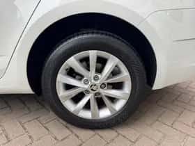Škoda Octavia (2017) thumbnail 42
