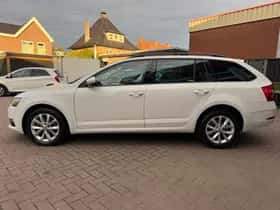 Škoda Octavia (2017) thumbnail 7
