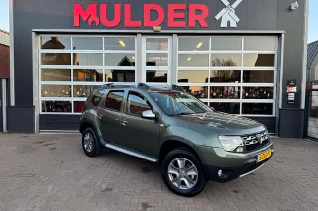 Dacia Duster (2015) thumbnail 1