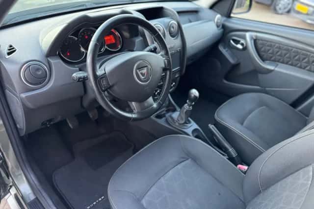 Dacia Duster (2015) thumbnail 17
