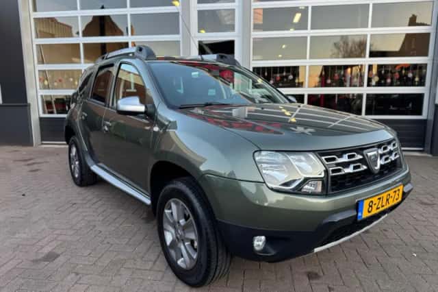 Dacia Duster (2015) thumbnail 3