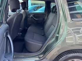 Dacia Duster (2015) thumbnail 28