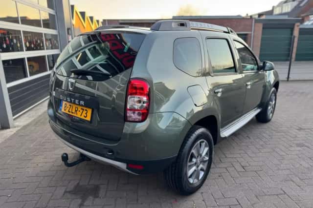 Dacia Duster (2015) thumbnail 6