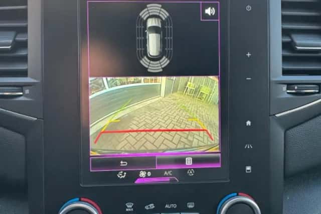 Renault Mégane (2018) thumbnail 21