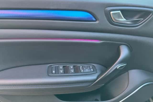 Renault Mégane (2018) thumbnail 23