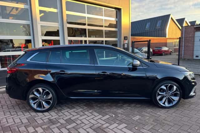 Renault Mégane (2018) thumbnail 4