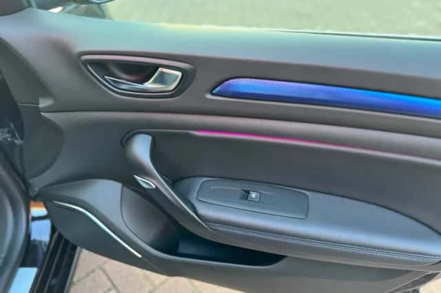 Renault Mégane (2018) thumbnail 37