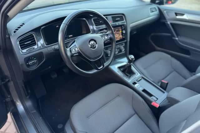Volkswagen Golf (2017) thumbnail 18