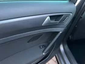 Volkswagen Golf (2017) thumbnail 35