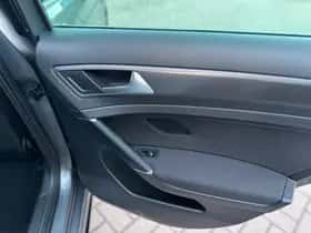 Volkswagen Golf (2017) thumbnail 40
