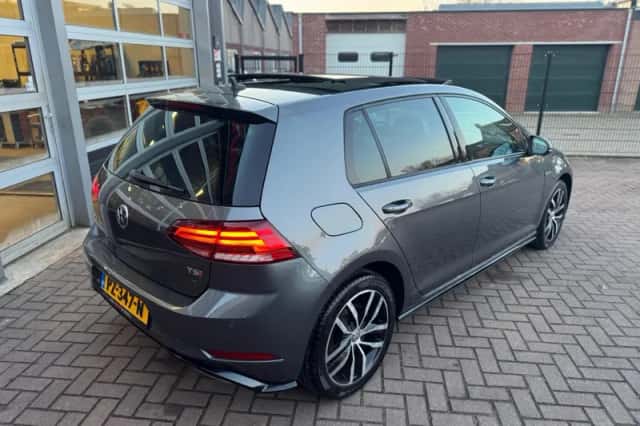 Volkswagen Golf (2017) thumbnail 5