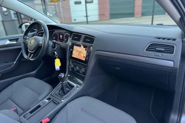 Volkswagen Golf (2017) thumbnail 45