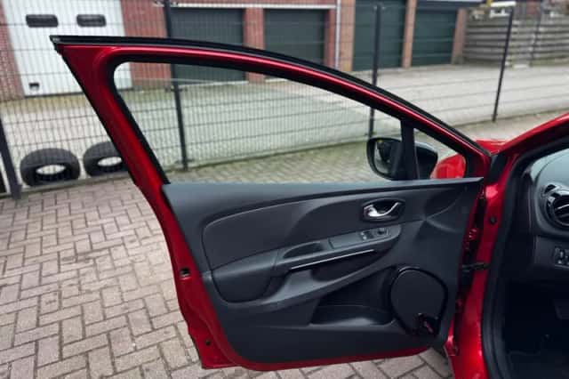 Renault Clio (2015) thumbnail 13
