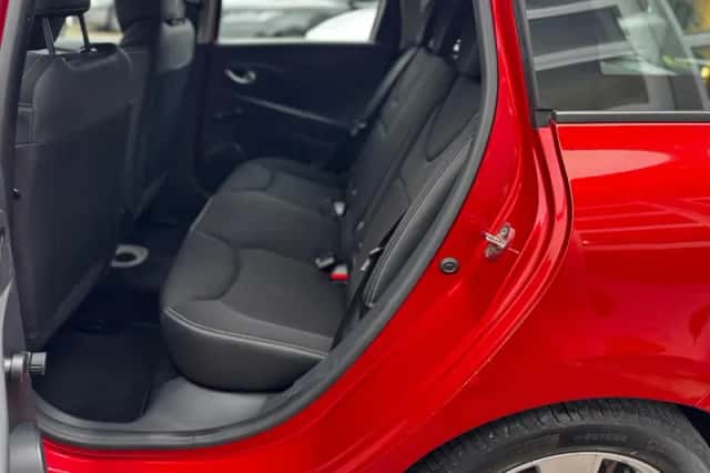 Renault Clio (2015) thumbnail 22