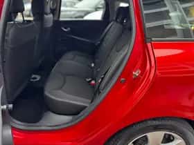 Renault Clio (2015) thumbnail 22