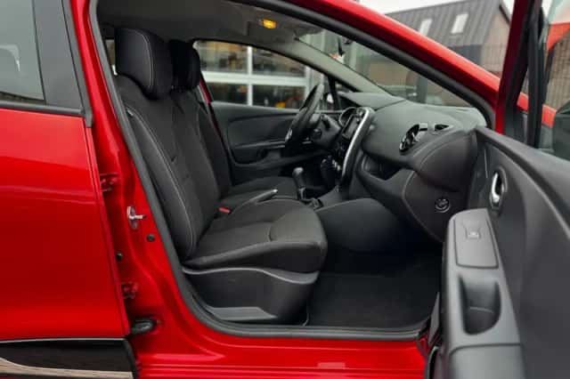 Renault Clio (2015) thumbnail 28