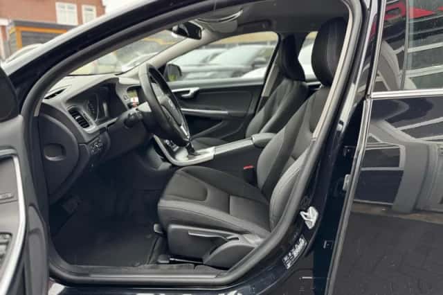 Volvo V60 (2014) thumbnail 13