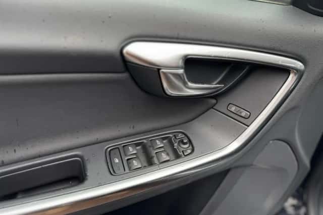 Volvo V60 (2014) thumbnail 17