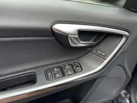Volvo V60 (2014) thumbnail 17