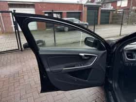 Volvo V60 (2014) thumbnail 18