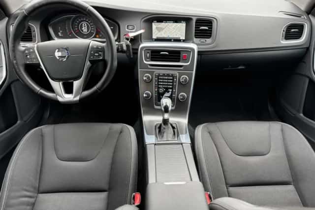 Volvo V60 (2014) thumbnail 19