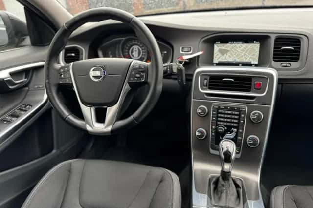 Volvo V60 (2014) thumbnail 20