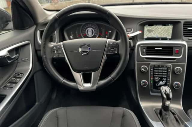 Volvo V60 (2014) thumbnail 21