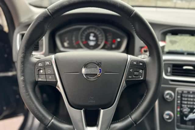 Volvo V60 (2014) thumbnail 22