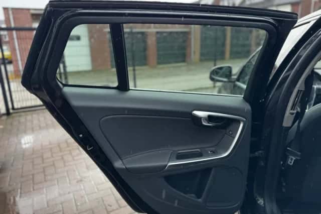 Volvo V60 (2014) thumbnail 23