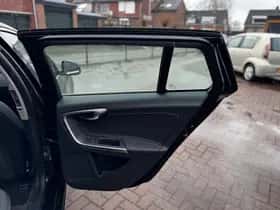 Volvo V60 (2014) thumbnail 27