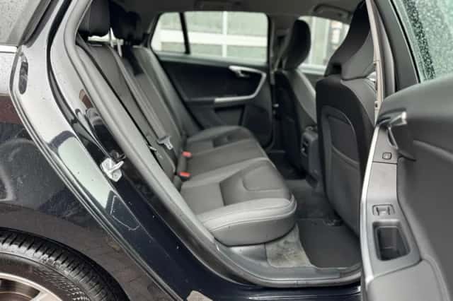 Volvo V60 (2014) thumbnail 28