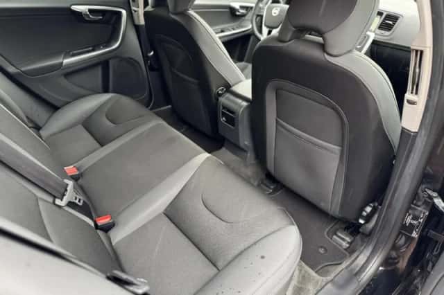 Volvo V60 (2014) thumbnail 30