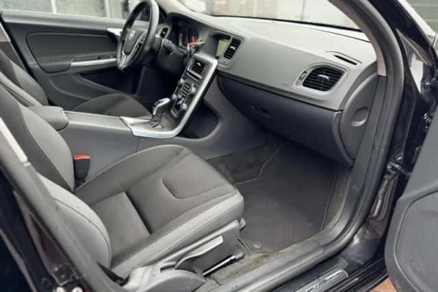 Volvo V60 (2014) thumbnail 33