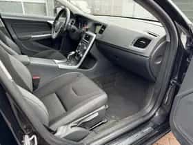Volvo V60 (2014) thumbnail 33