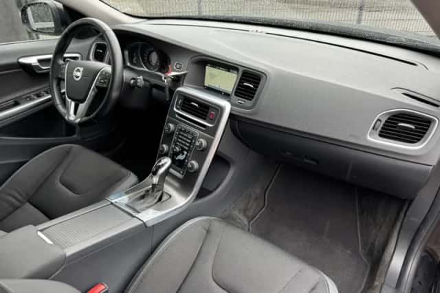 Volvo V60 (2014) thumbnail 34