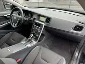 Volvo V60 (2014) thumbnail 34