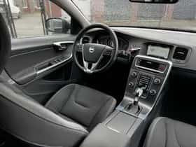 Volvo V60 (2014) thumbnail 35