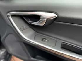 Volvo V60 (2014) thumbnail 36