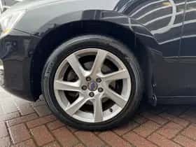 Volvo V60 (2014) thumbnail 39