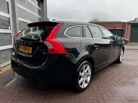 Volvo V60 (2014) thumbnail 5