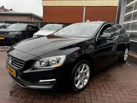 Volvo V60 (2014) thumbnail 10
