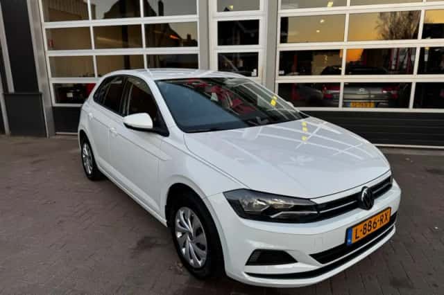 Volkswagen Polo (2021) thumbnail 2