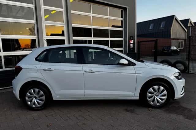 Volkswagen Polo (2021) thumbnail 3