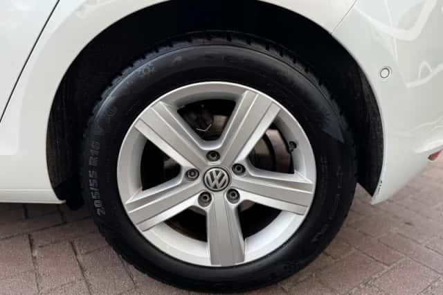 Volkswagen Golf (2013) thumbnail 18