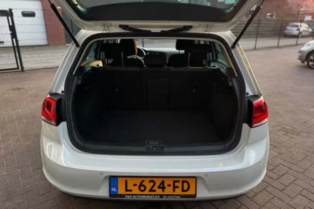 Volkswagen Golf (2013) thumbnail 25