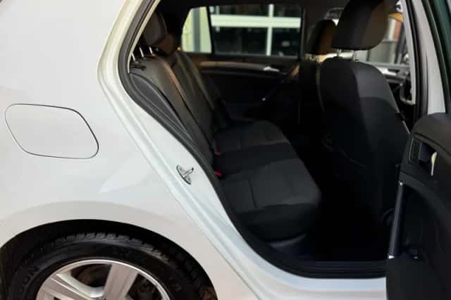 Volkswagen Golf (2013) thumbnail 26