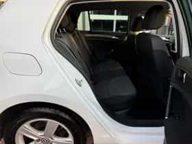 Volkswagen Golf (2013) thumbnail 26