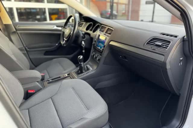 Volkswagen Golf (2013) thumbnail 29