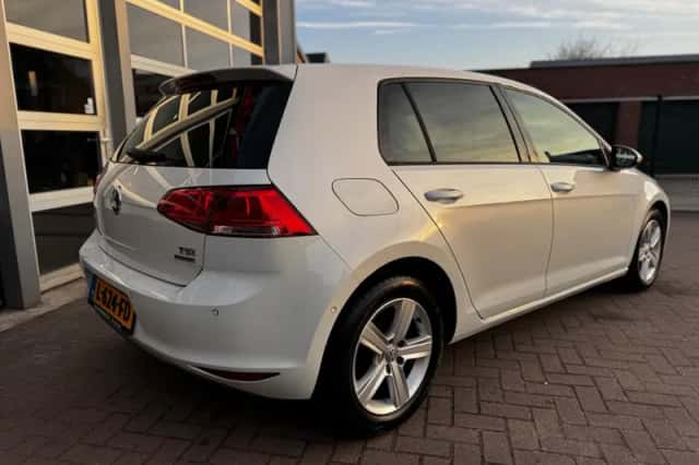 Volkswagen Golf (2013) thumbnail 4